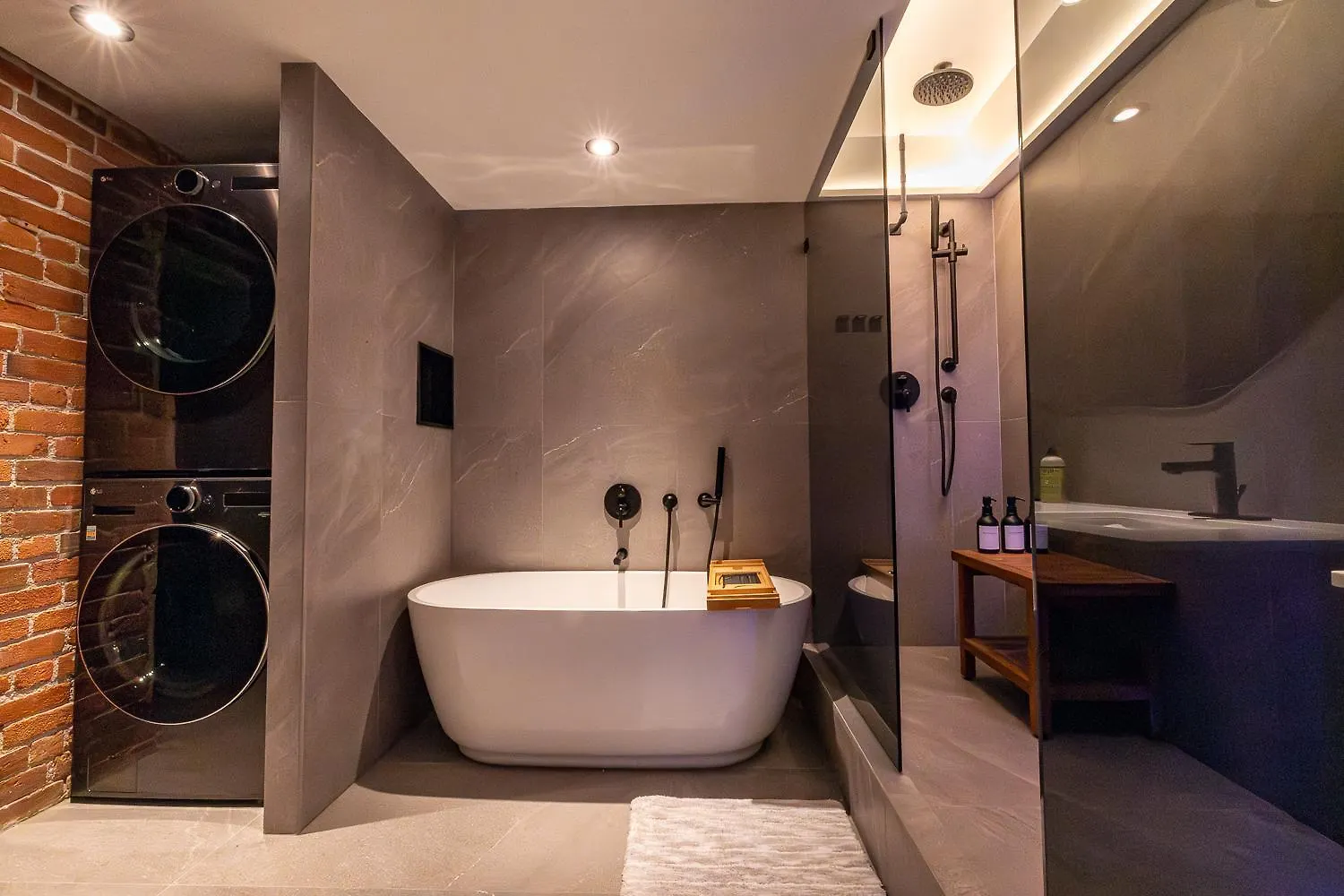 Stylish Industrial Loft - Historic Gastown Apartment Vancouver 0*,  Canada