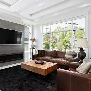 Cheerful 5 Bedroom House In Vancouver
